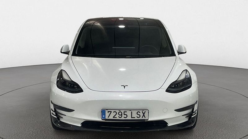 Tesla Model 3 • 2021 • 44,978 km 4
