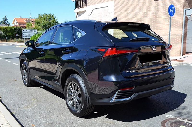 Lexus NX • 2019 • 185,000 km 2