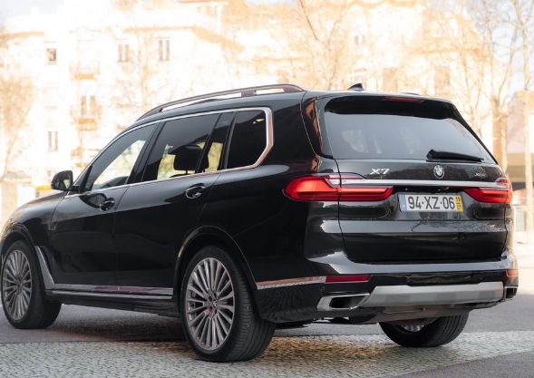 BMW X7 • 2019 • 178,000 km 2