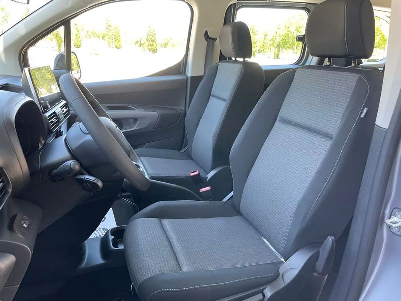 Toyota 86 • 2023 • 16,000 km 5