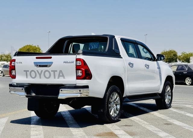 Toyota Hilux • 2024 • 25,000 km 7