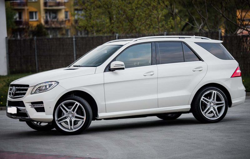 Mercedes-Benz ML350 • 2013 • 215,000 km 12