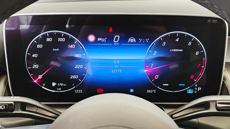 Mercedes-Benz GLC • 2023 • 11,750 km 17