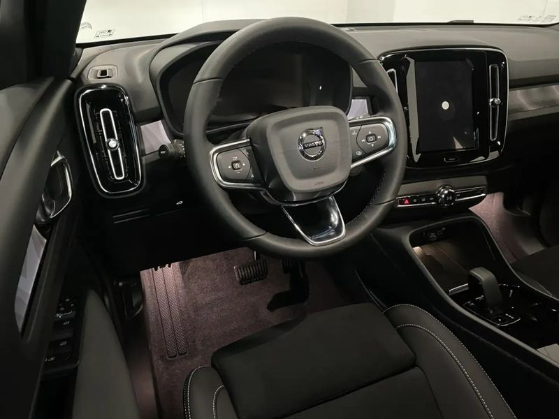 Volvo XC40 • 2022 • 2,500 km 3