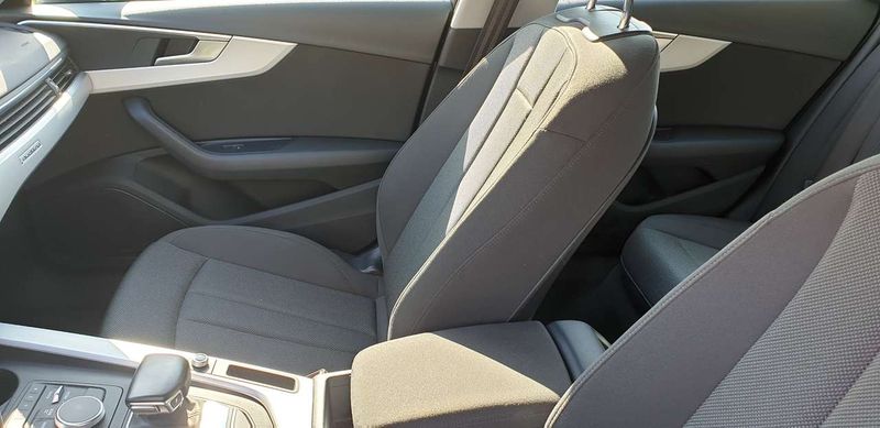 Audi A4 • 2016 • 152,000 km 2