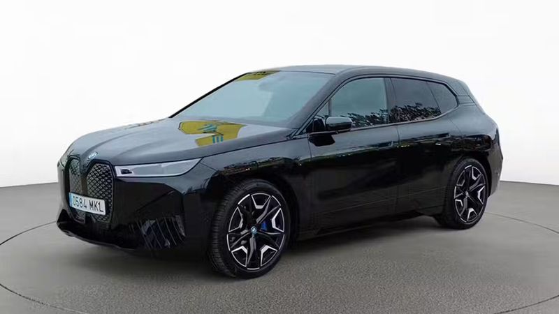BMW i3 • 2023 • 23,167 km 1