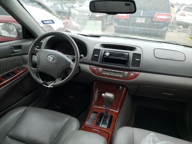Toyota Camry • 2006 • 12 km 7
