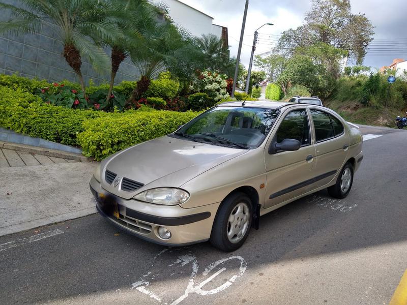 Renault Mégane • 2001 • 185,000 km 11