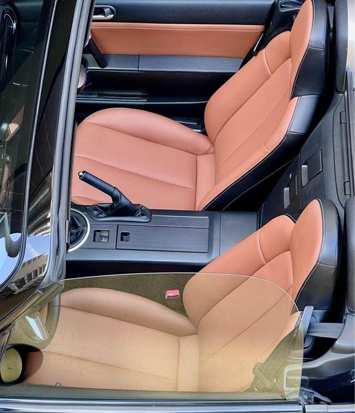 Mazda MX-5 Miata • 2008 • 71,000 km 3