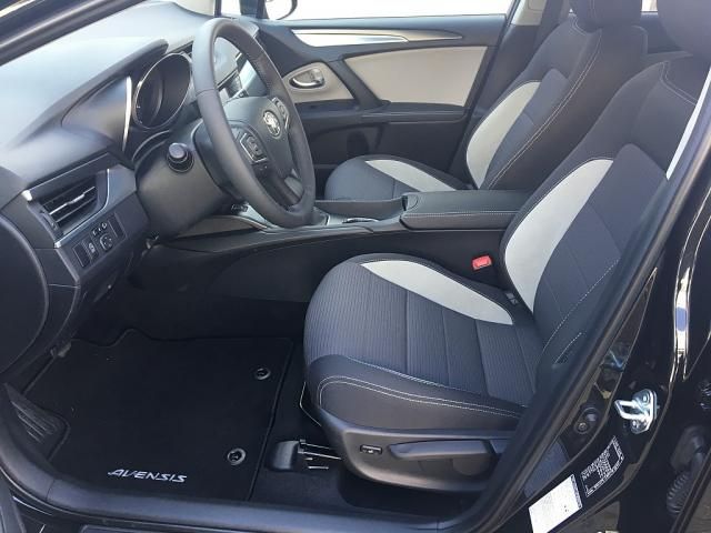 Toyota Avensis • 2017 • 88,000 km 9