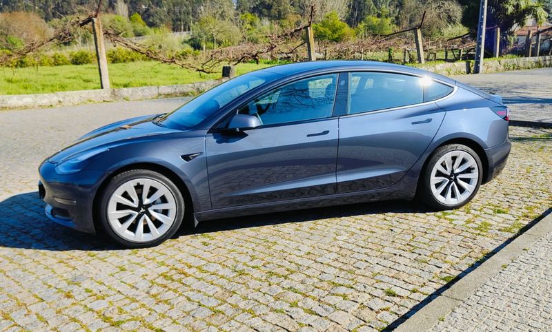 Tesla Model 3 • 2021 • 2,021 km 5