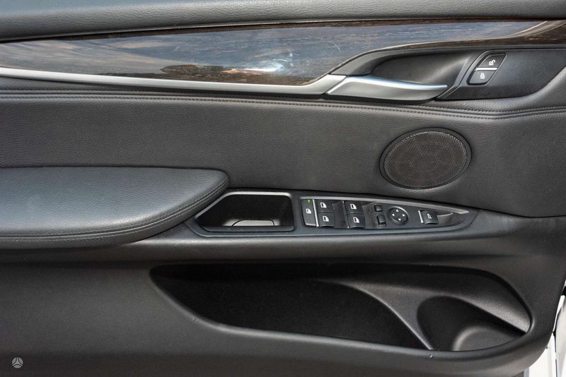 BMW X5 • 2014 • 189,000 km 20