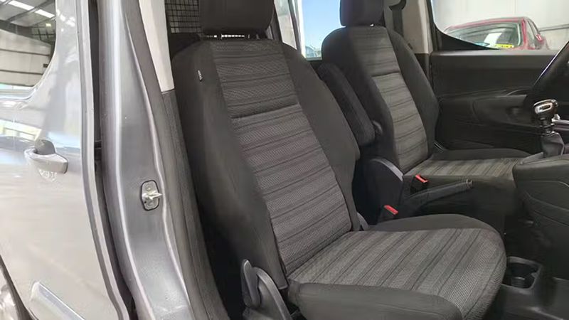 Opel Campo • 2023 • 43,012 km 4