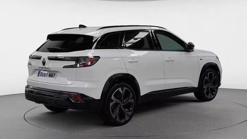 Renault Espace • 2024 • 21,647 km 8