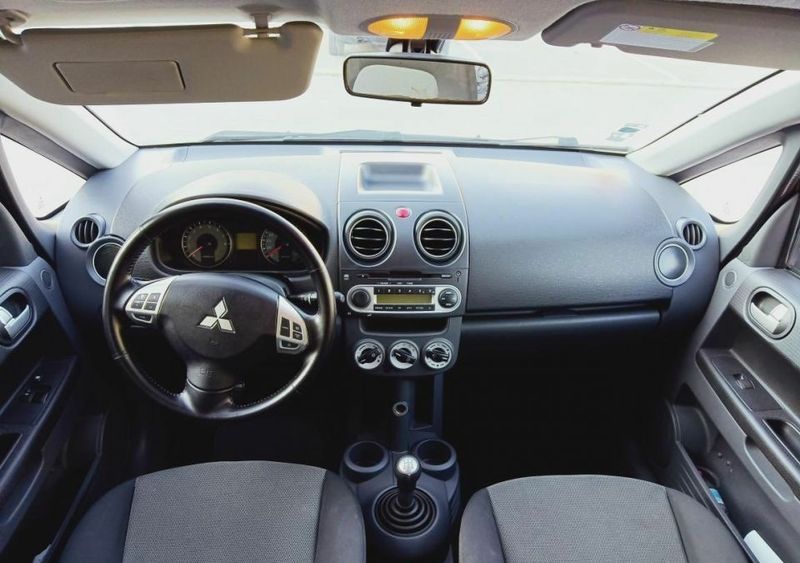 Mitsubishi Colt • 2009 • 105,000 km 2