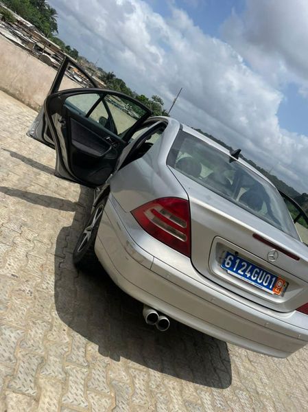 Mercedes-Benz C-Class • 2004 • 130,000 km 9