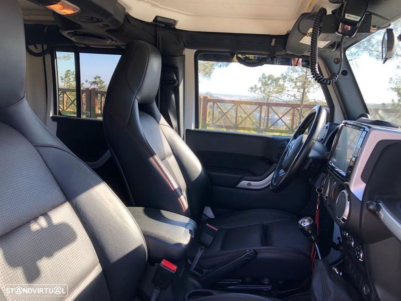 Jeep Wrangler • 2011 • 90,000 km 3