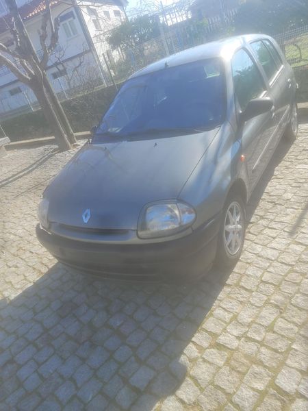 Renault Clio • 1999 • 111,111 km 2