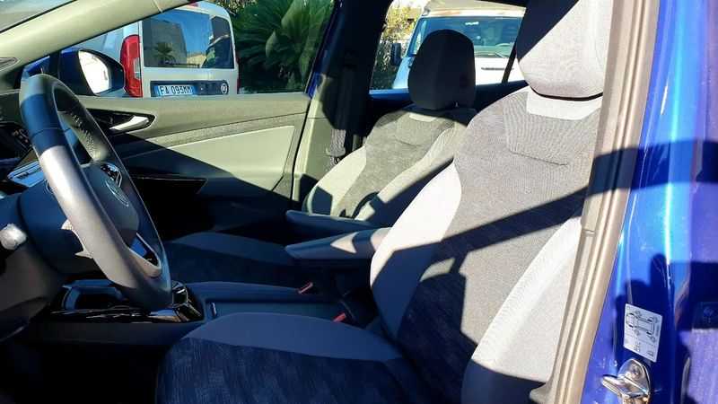 Volkswagen ID.4 • 2022 • 25,800 km 2