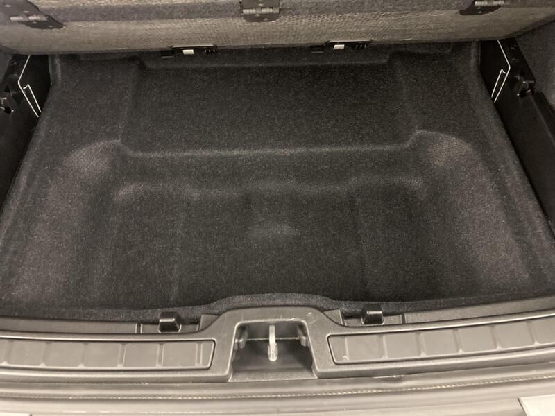 Volvo XC40 • 2024 • 32,805 km 26