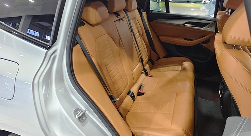 BMW X3 • 2021 • 69,000 km 10