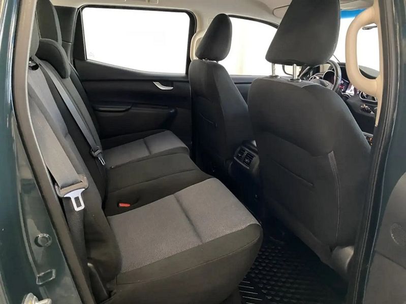 Mercedes-Benz 210 kombi • 2018 • 115,000 km 8