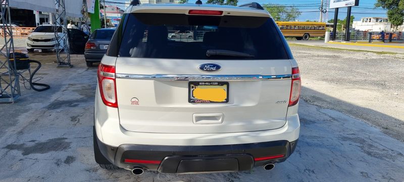 Ford Explorer • 2012 • 150,000 mi 8