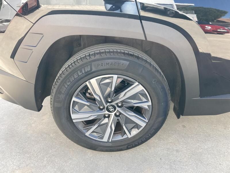 Hyundai Tucson • 2024 • 23,500 km 12