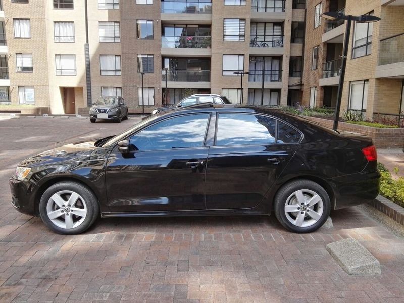 Volkswagen Jetta • 2012 • 145,000 km 3