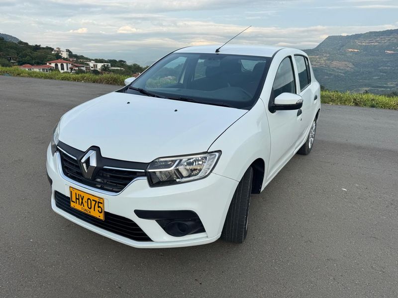 Renault Sandero • 2023 • 60,000 km 1