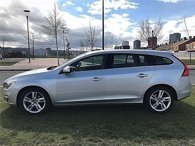 Volvo V60 • 2014 • 129,000 km 5