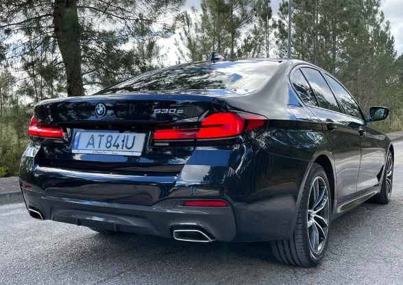BMW 5 Series • 2022 • 30,000 km 1