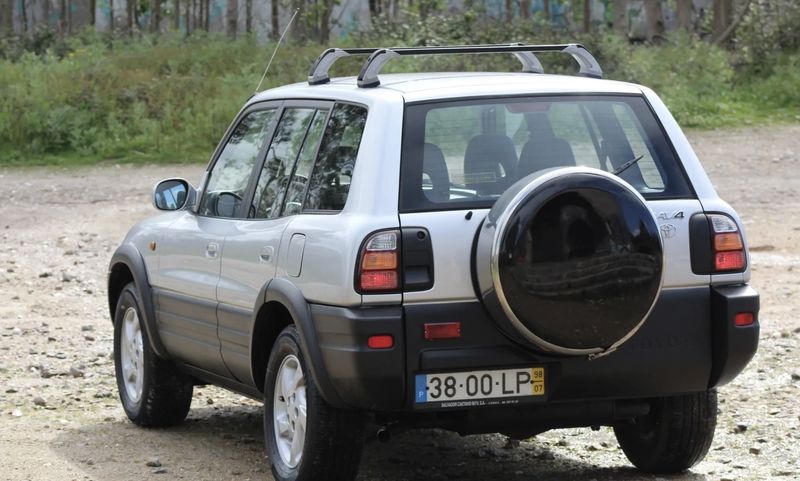 Toyota RAV4 • 1998 • 199,000 km 4