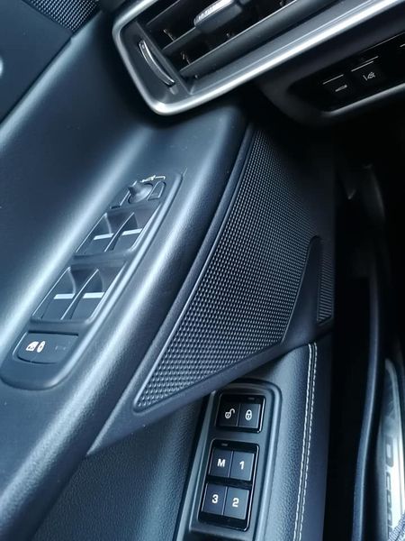 Jaguar XE • 2017 • 60,000 km 7