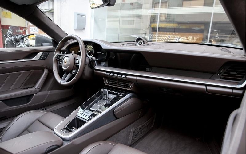 Porsche 911 • 2023 • 4,999 km 4