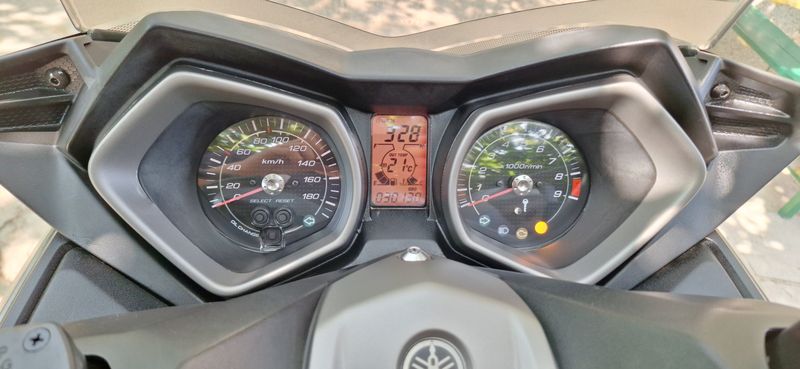 Yamaha x-max • 2015 • 30,130 km 9