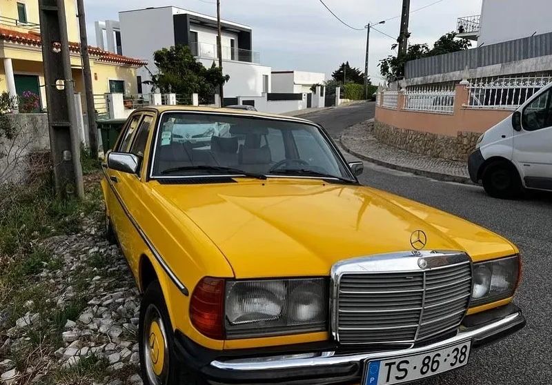 Mercedes-Benz 200 - 300 • 1978 • 400,000 km 1