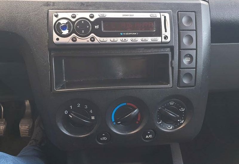 Ford Fiesta • 2003 • 170,000 km 2