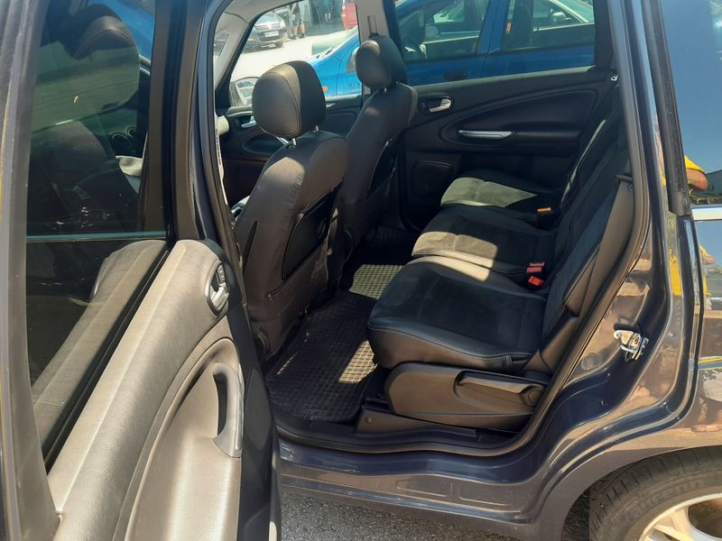 Ford Galaxy • 2014 • 217,000 km 5