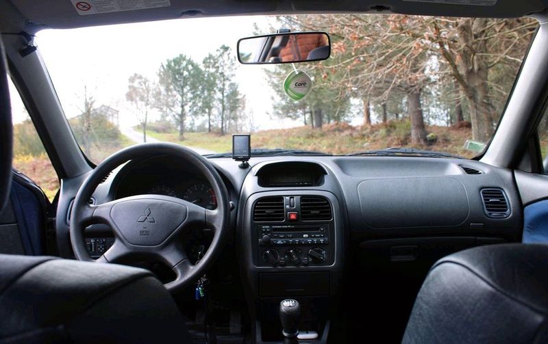 Mitsubishi Carisma • 2003 • 100,000 km 4