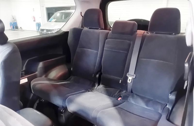 Toyota Land Cruiser • 2019 • 140,545 km 6