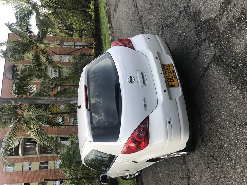 Nissan Tiida • 2009 • 44,000 km 1