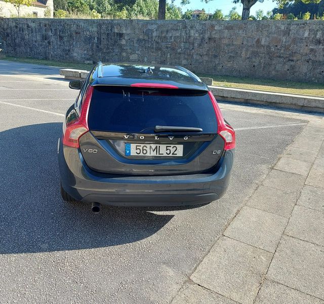 Volvo V60 • 2011 • 350,000 km 5