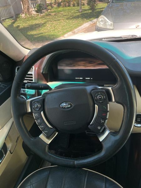 Land Rover Range Rover • 2011 • 154,000 km 10