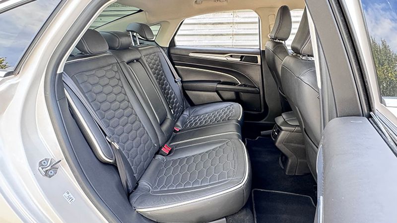 Ford Mondeo • 2018 • 63,117 km 4