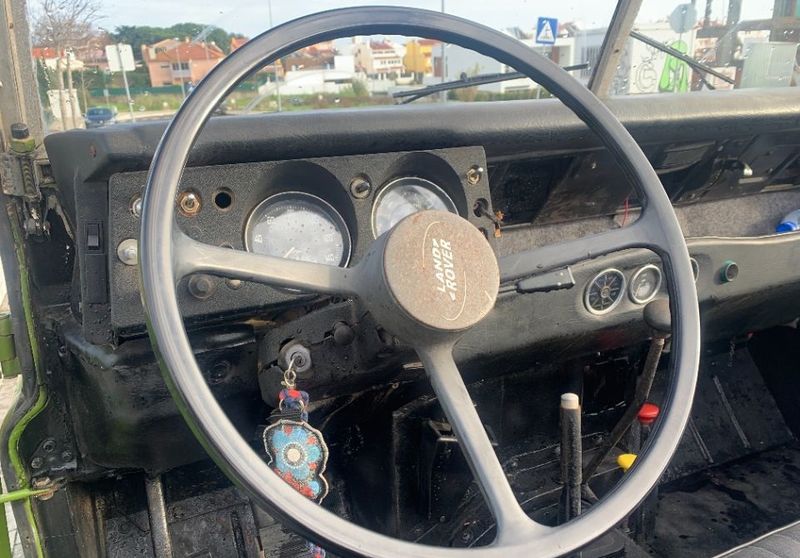 Land Rover LR3 • 1980 • 80,000 km 2