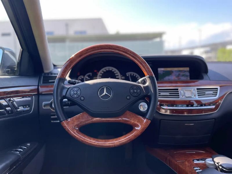 Mercedes-Benz S-Class • 2011 • 149,000 km 11