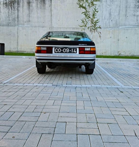 Porsche 924 • 1981 • 73,000 km 3