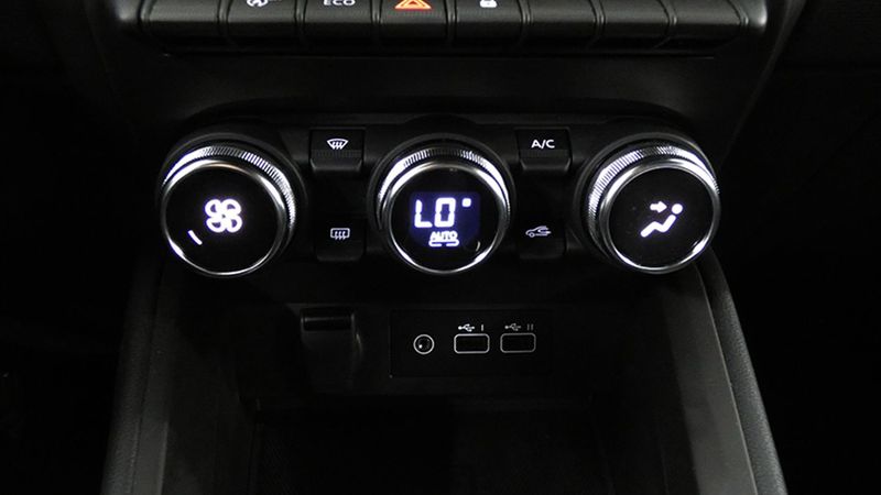 Mitsubishi Colt • 2024 • 1,765 km 23