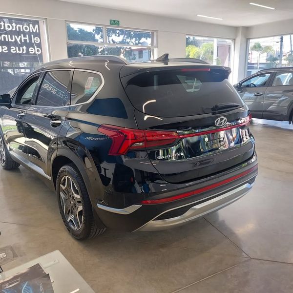 Hyundai Santa Fe • 2024 • 30,000 km 2